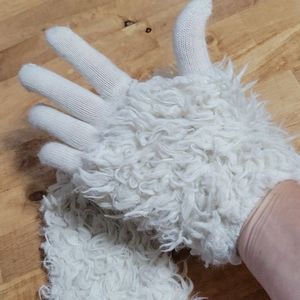 Furry Cream Fingerless Gloves w/cream gloves